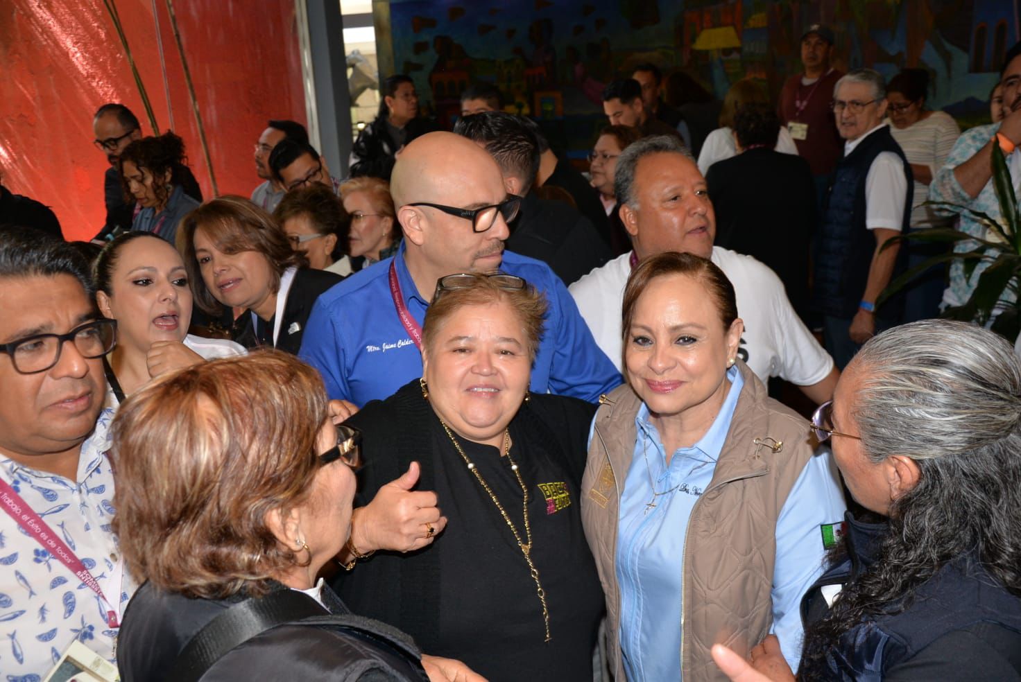 La líder nacional del SNTISSSTE, fue reconocida por los trabajadores.