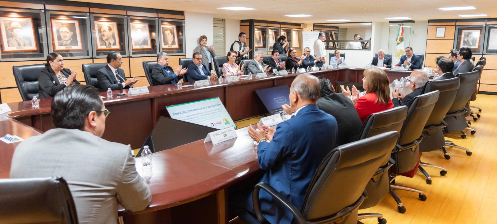 Singular convenio firmó la Central FSTSE, con la institución Leche Para el Bienestar.